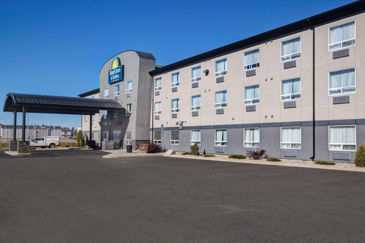 Days Inn & Suites By Wyndham Yorkton Exterior photo