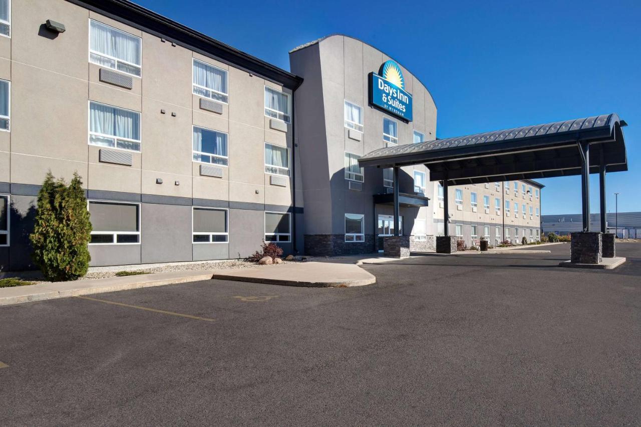 Days Inn & Suites By Wyndham Yorkton Exterior photo