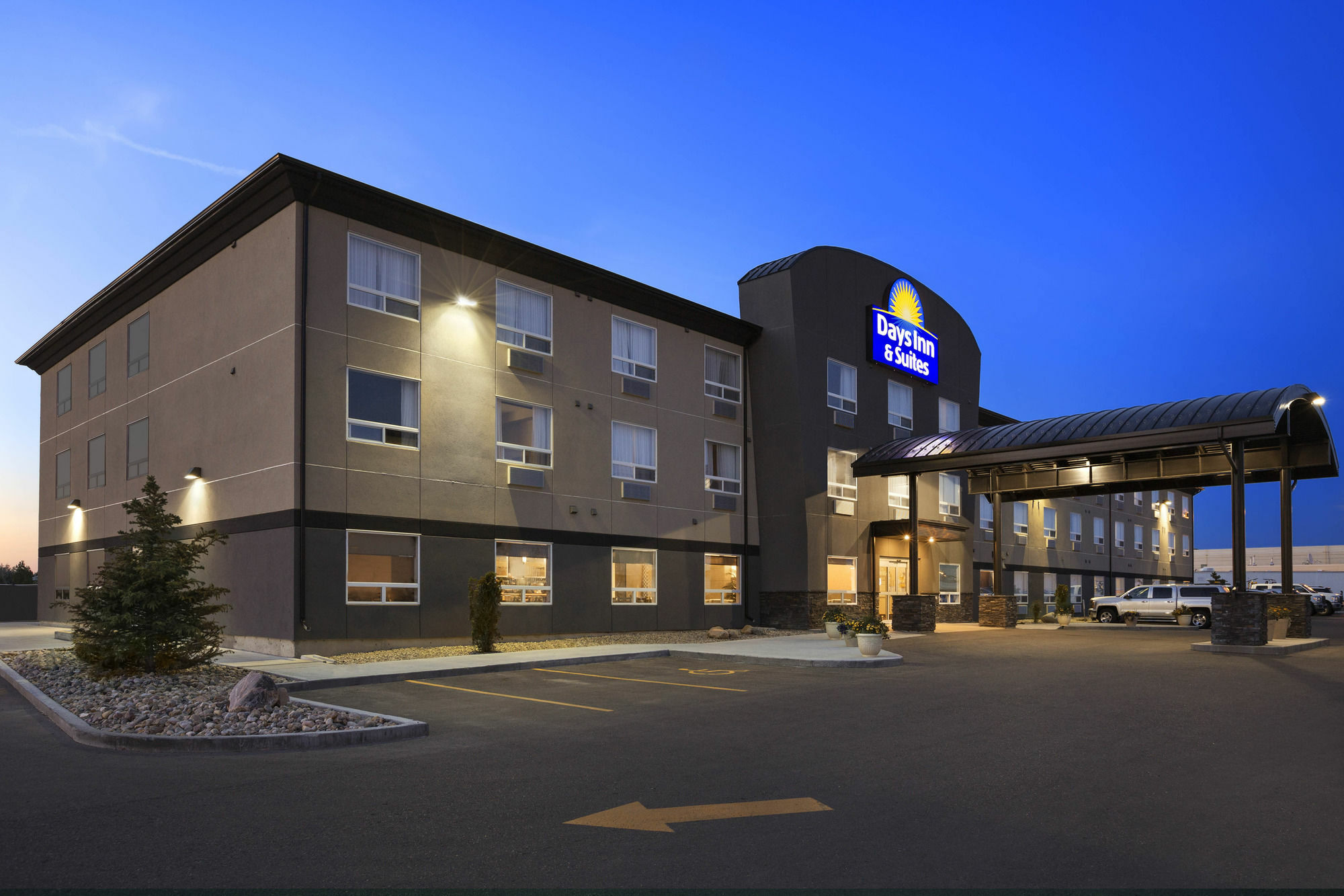 Days Inn & Suites By Wyndham Yorkton Exterior photo